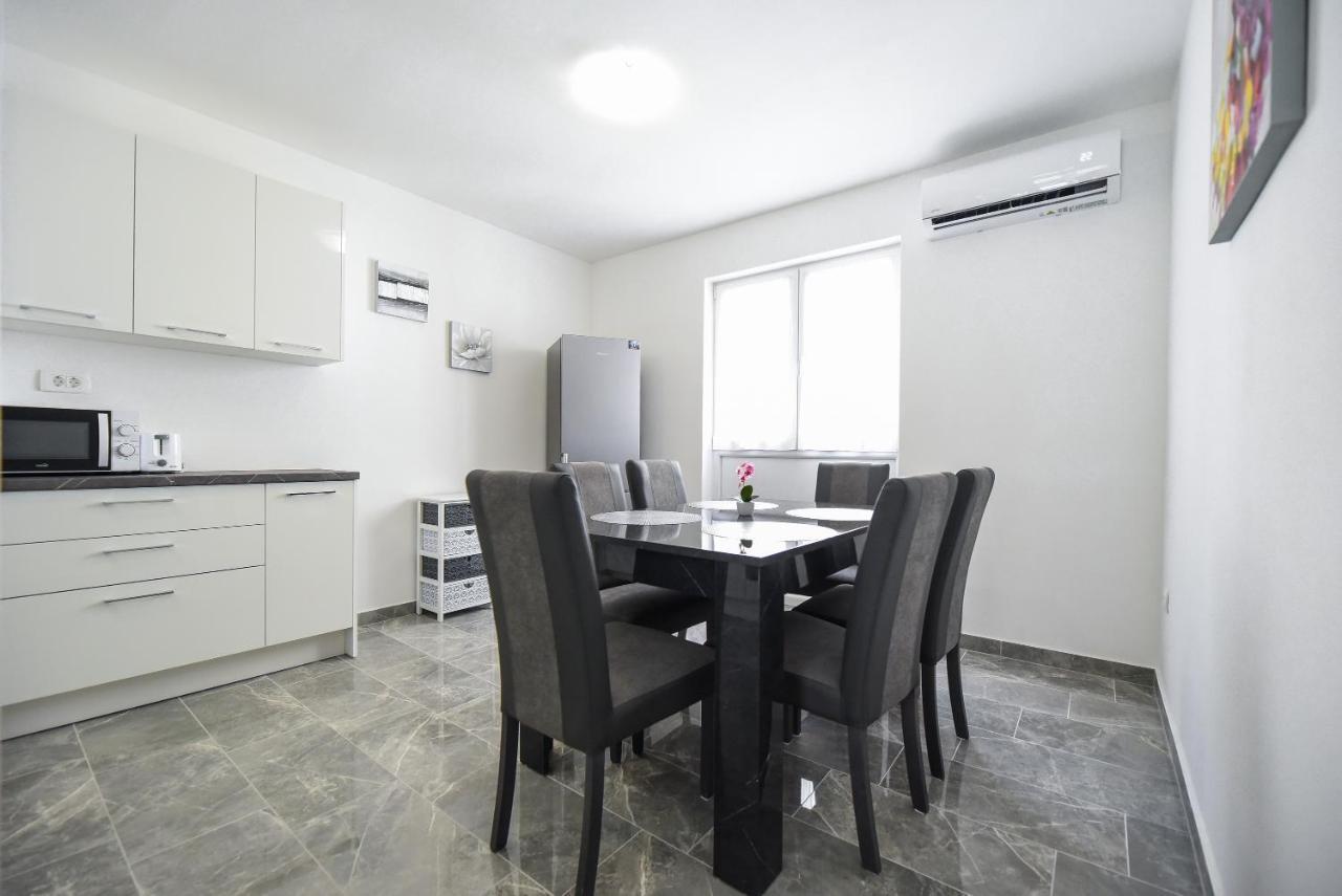 Biserka Apartment *